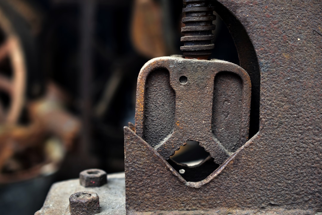 A powerfool tool (Rust and dust)